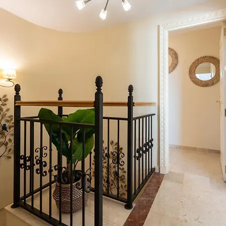 Apartamento Coastal Paradise 3bed , Pool , Sea Views! *