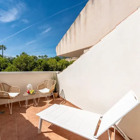 Coastal Paradise 3bed , Pool , Sea Views! *