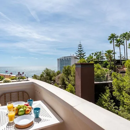 Coastal Paradise 3bed , Pool , Sea Views! Apartment