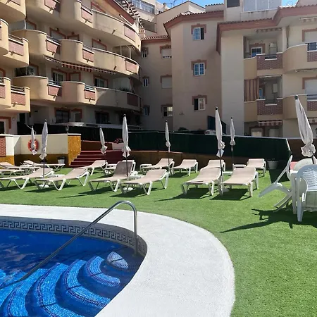 Coastal Paradise 3bed , Pool , Sea Views! *